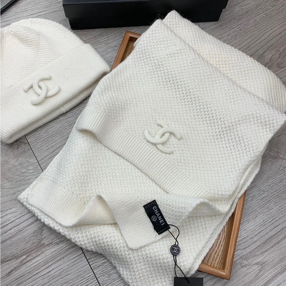 CHANEL Cream Knit Beanie & Scarf Set